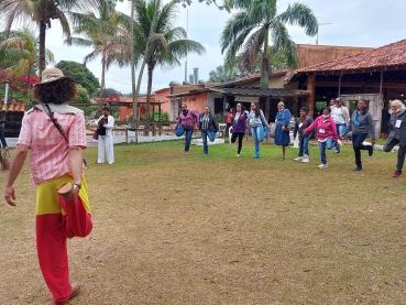 Foto 10: Grupo atendido pelo CRAS participa de passeio em Hotel Fazenda