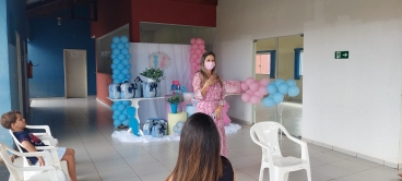 Foto 18: Entrega de Kit de enxoval de bebê para as futuras mamães atendidas pelos programas do CRAS