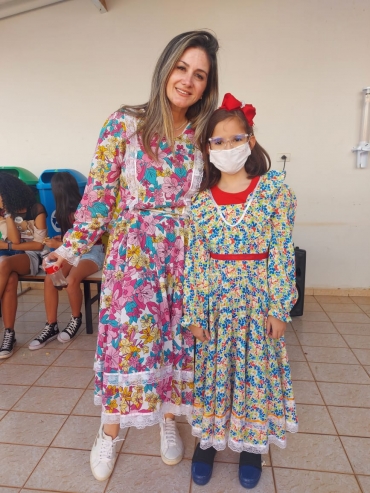 Foto 14: Quadrilha anima Festa Julina do Centro Comunitário