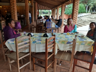 Foto 106: Grupo atendido pelo CRAS participa de passeio em Hotel Fazenda