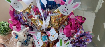 Foto 75: Ainda sobre a Páscoa.....Prefeitura realiza entrega de chocolates 