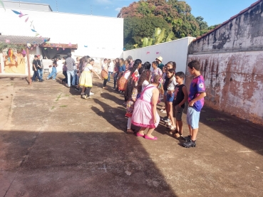 Foto 29: Quadrilha anima Festa Julina do Centro Comunitário