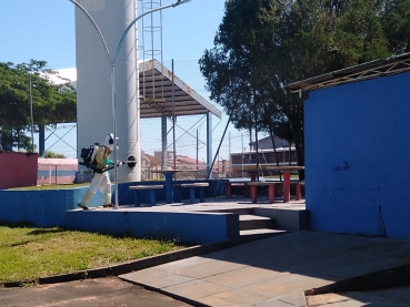 Foto 7: Saúde está realizando nebulização em locais públicos e casas