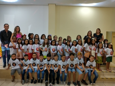 Notícia Escola de Moda de Quatá confecciona camisetas para candidatos ao Mini Miss e Mini Mister