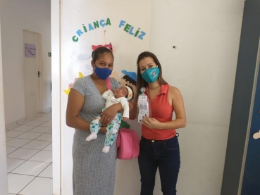 Foto 2: Carnaval interativo com participantes dos Programas do CRAS