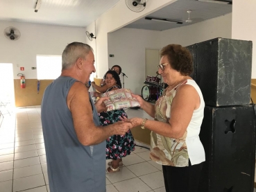 Foto 9: Terceira Idade promove encontro para confraternização ao Final de Ano