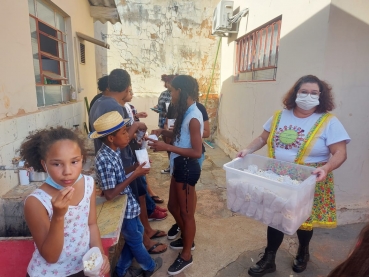 Foto 30: Quadrilha anima Festa Julina do Centro Comunitário