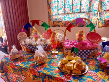 Foto 51: Quadrilha anima Festa Julina do Centro Comunitário