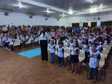 Foto 19: Encanto e Beleza marcaram a noite de Formatura da Educação Infantil Municipal de Quatá