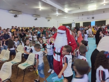 Foto 66: Encanto e Beleza marcaram a noite de Formatura da Educação Infantil Municipal de Quatá