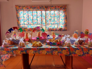 Foto 15: Quadrilha anima Festa Julina do Centro Comunitário