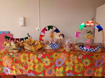 Foto 22: Quadrilha anima Festa Julina do Centro Comunitário