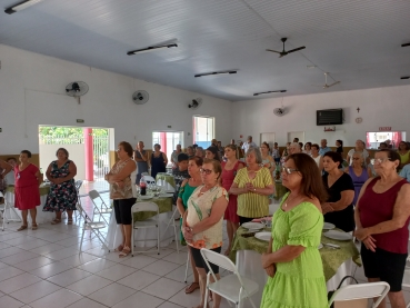 Foto 25: Terceira Idade promove encontro para confraternização ao Final de Ano