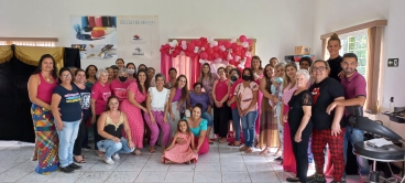 Foto 34: Dia de Beleza marca o encerramento do Outubro Rosa