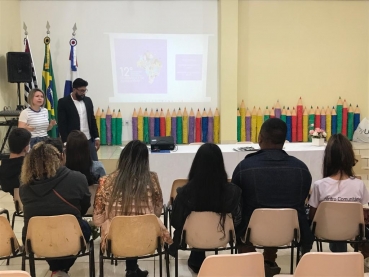 Foto 4:  Conferência: uma reflexão voltada às necessidades das crianças e adolescentes