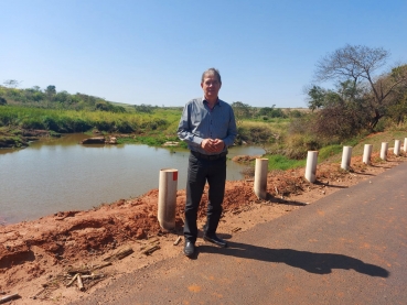 Foto 10:  Prefeito em exercício Márcio Bidóia acompanha trabalhos realizados na Zona Rural