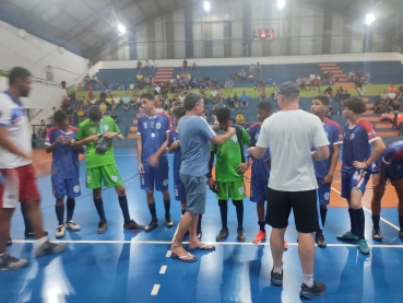 Foto 6: CAQ: CAMPEÃO DO CAMPENATO DE FUTSAL com a equipe Sub - 07 e VICE a equipe Sub - 15