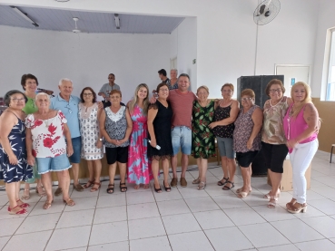 Foto 40: Terceira Idade promove encontro para confraternização ao Final de Ano