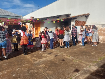Foto 73: Quadrilha anima Festa Julina do Centro Comunitário