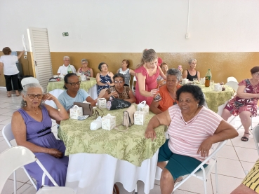 Foto 51: Terceira Idade promove encontro para confraternização ao Final de Ano