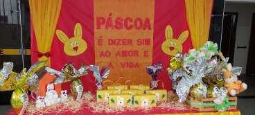 Foto 7: Páscoa: vida e alegria. Prefeitura realiza entrega de ovos de Páscoa