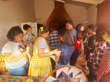 Foto 67: Quadrilha anima Festa Julina do Centro Comunitário