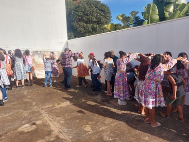 Foto 1: Quadrilha anima Festa Julina do Centro Comunitário