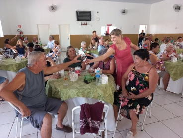 Foto 50: Terceira Idade promove encontro para confraternização ao Final de Ano