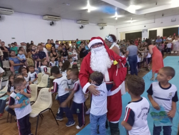 Foto 74: Encanto e Beleza marcaram a noite de Formatura da Educação Infantil Municipal de Quatá