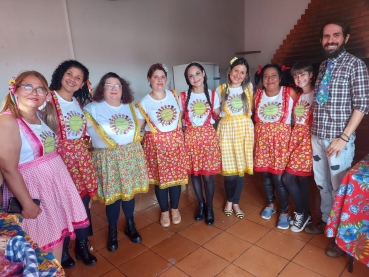 Foto 12: Quadrilha anima Festa Julina do Centro Comunitário