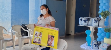 Foto 48: Entrega de Kit de enxoval de bebê para as futuras mamães atendidas pelos programas do CRAS