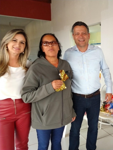 Foto 4: Mamães em destaque: Guri participa de homenagem