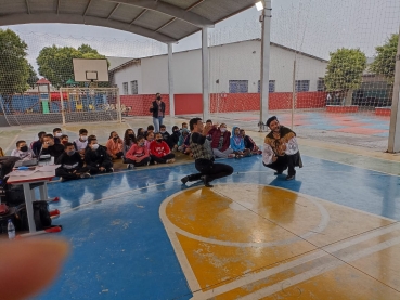 Foto 1: MEIO AMBIENTE: Teatro traz conscientização e aprendizagem