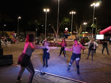 Foto 17: Sextou: grande festa marca o Dia das Mães em Quatá