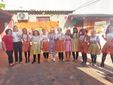 Foto 78: Quadrilha anima Festa Julina do Centro Comunitário