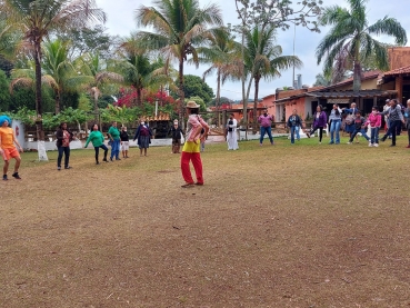 Foto 57: Grupo atendido pelo CRAS participa de passeio em Hotel Fazenda