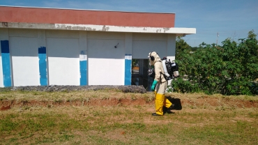 Foto 6: Saúde está realizando nebulização em locais públicos e casas