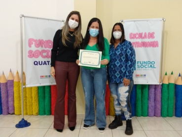 Foto 39: Entrega de certificados dos Cursos de Panificação e Maquiagem