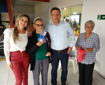 Foto 39: Mamães em destaque: Guri participa de homenagem