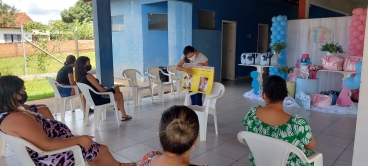 Foto 43: Entrega de Kit de enxoval de bebê para as futuras mamães atendidas pelos programas do CRAS