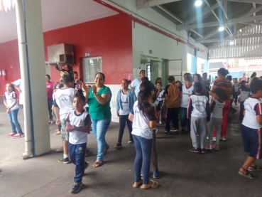 Foto 51: Trio Elétrico e personagens visitam Escolas e Creches municipais em comemoração à semana das crianças