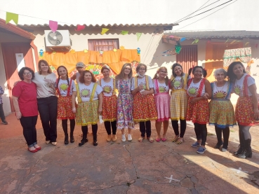 Foto 27: Quadrilha anima Festa Julina do Centro Comunitário