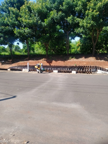 Foto 19: Saúde está realizando nebulização em locais públicos e casas