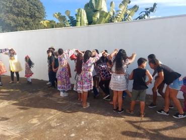 Foto 58: Quadrilha anima Festa Julina do Centro Comunitário