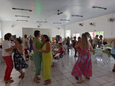 Foto 61: Terceira Idade promove encontro para confraternização ao Final de Ano