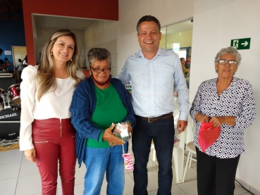 Foto 23: Mamães em destaque: Guri participa de homenagem