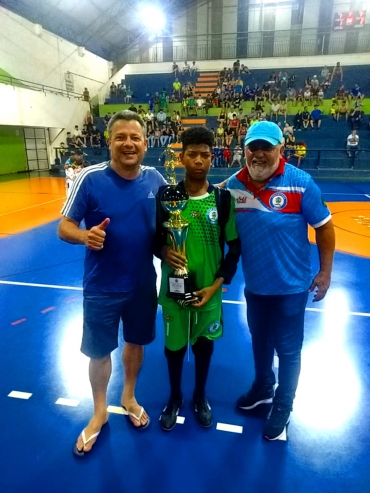 Foto 12: CAQ: CAMPEÃO DO CAMPENATO DE FUTSAL com a equipe Sub - 07 e VICE a equipe Sub - 15