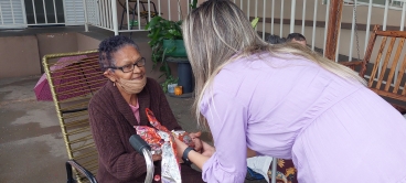 Foto 42: Páscoa: vida e alegria. Prefeitura realiza entrega de ovos de Páscoa