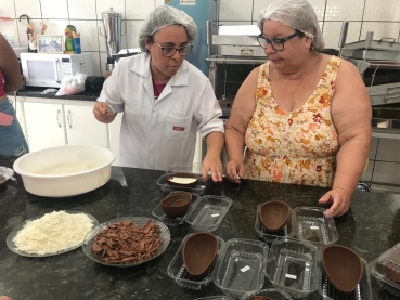 Foto 99: Delícias Gastronômicas - Aulas de Bolos Caseiros e Ovos de Páscoa