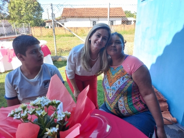 Foto 22: Cras promove tarde especial para comemorar o Dia das Mães